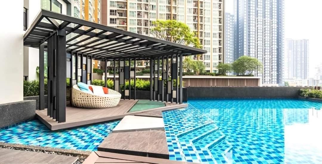 Condo In Bangkok With Swimming Pool Near Malls And Train Exterior photo